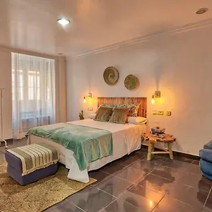  Hotel Roomqueo-only Adults
